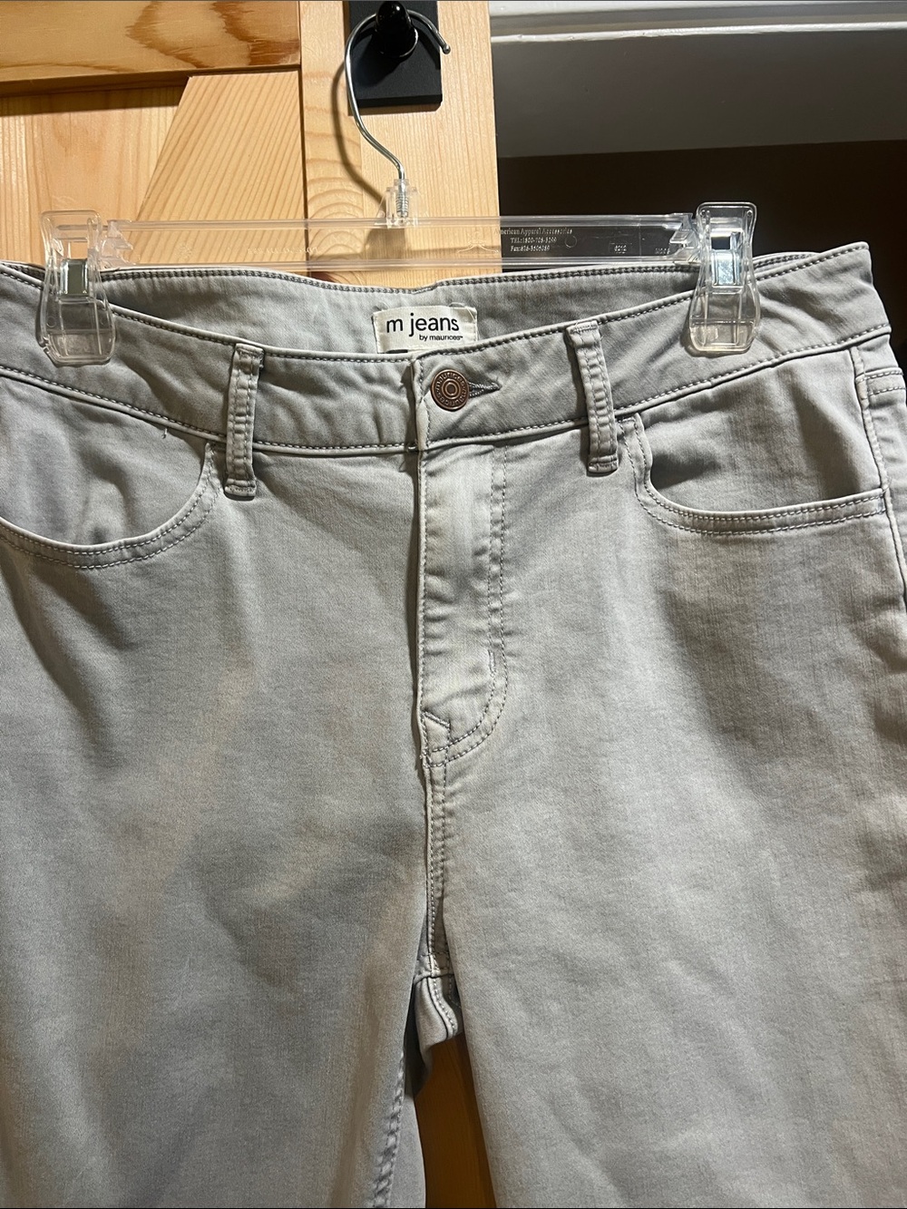 Maurices Light Gray Slim Straight Jeans size medium short
